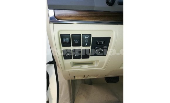 Buy Import Toyota Land Cruiser White Car in Import - Dubai in Anse-la-Raye Buy Import Toyota Land Cruiser White Car in Import - Dubai in Anse-la-Raye