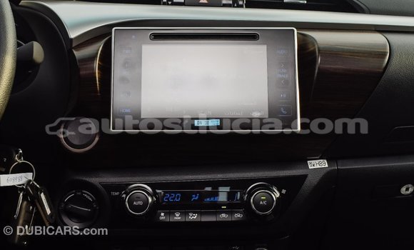 Acheter Import Voiture Toyota Hilux Blanc à Import - Dubai, Anse-la-Raye Acheter Import Voiture Toyota Hilux Blanc à Import - Dubai, Anse-la-Raye