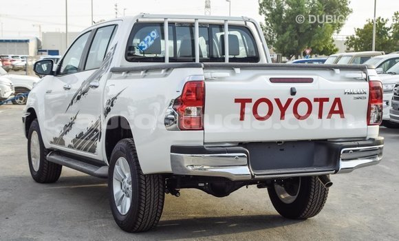 Acheter Import Voiture Toyota Hilux Blanc à Import - Dubai, Anse-la-Raye Acheter Import Voiture Toyota Hilux Blanc à Import - Dubai, Anse-la-Raye