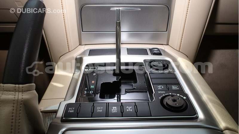 Big with watermark toyota land cruiser anse la raye import dubai 1733