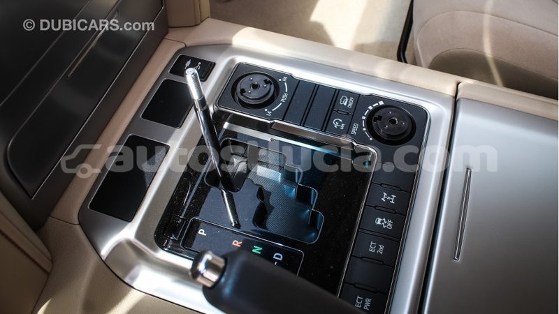 Big with watermark toyota land cruiser anse la raye import dubai 1733