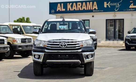 Acheter Import Voiture Toyota Hilux Noir à Import - Dubai, Anse-la-Raye Acheter Import Voiture Toyota Hilux Noir à Import - Dubai, Anse-la-Raye