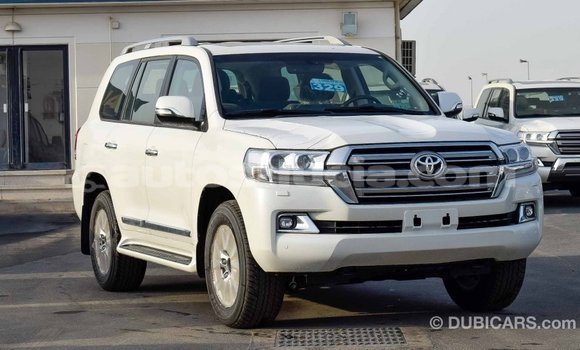 Acheter Import Voiture Toyota Land Cruiser Blanc à Import - Dubai, Anse-la-Raye Acheter Import Voiture Toyota Land Cruiser Blanc à Import - Dubai, Anse-la-Raye