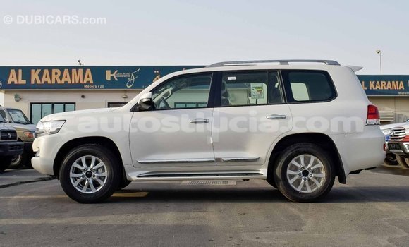 Acheter Import Voiture Toyota Land Cruiser Blanc à Import - Dubai, Anse-la-Raye Acheter Import Voiture Toyota Land Cruiser Blanc à Import - Dubai, Anse-la-Raye