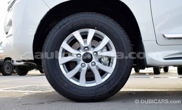Acheter Import Voiture Toyota Land Cruiser Blanc à Import - Dubai, Anse-la-Raye Acheter Import Voiture Toyota Land Cruiser Blanc à Import - Dubai, Anse-la-Raye