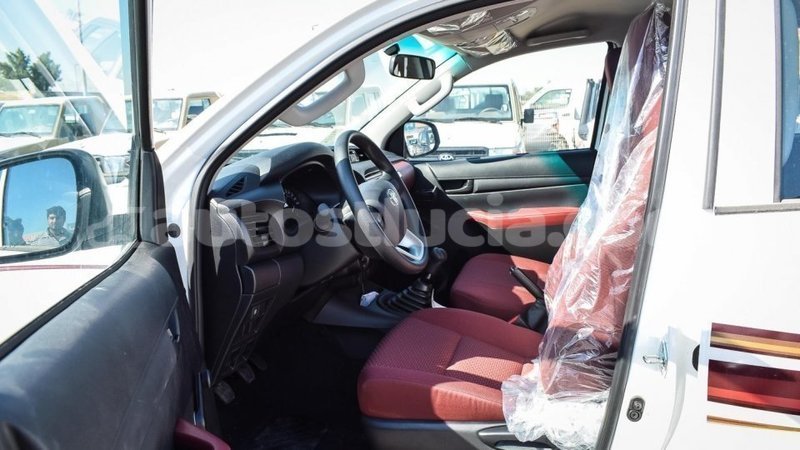 Big with watermark toyota hilux anse la raye import dubai 1738