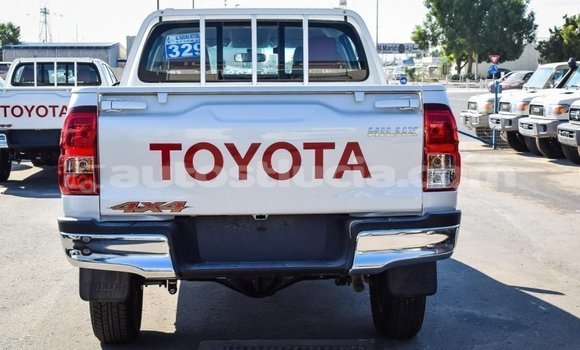 Buy Import Toyota Hilux White Car in Import - Dubai in Anse-la-Raye Buy Import Toyota Hilux White Car in Import - Dubai in Anse-la-Raye