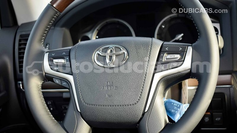 Big with watermark toyota land cruiser anse la raye import dubai 1741
