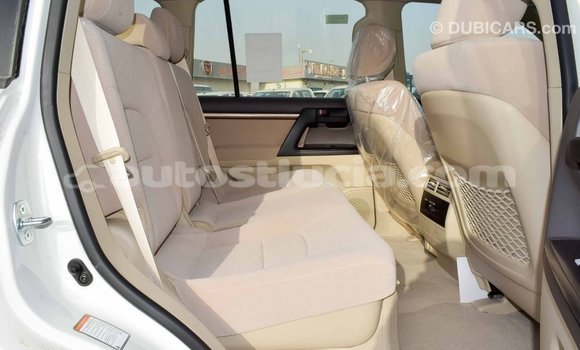 Buy Import Toyota Land Cruiser White Car in Import - Dubai in Anse-la-Raye Buy Import Toyota Land Cruiser White Car in Import - Dubai in Anse-la-Raye