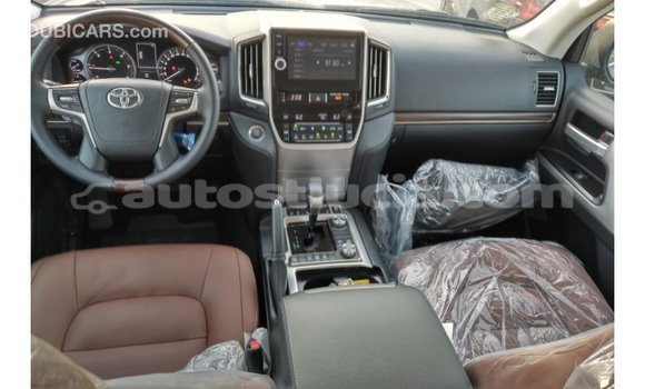 Buy Import Toyota Land Cruiser White Car in Import - Dubai in Anse-la-Raye Buy Import Toyota Land Cruiser White Car in Import - Dubai in Anse-la-Raye