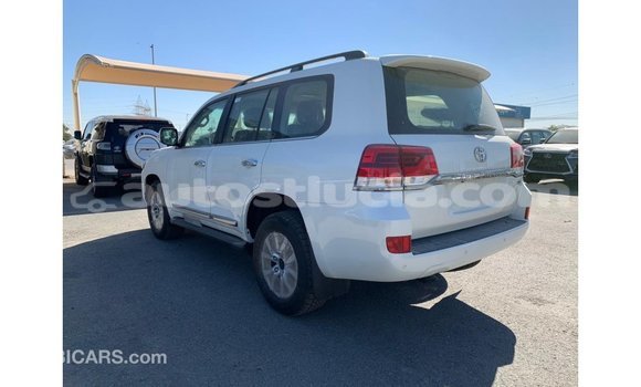 Buy Import Toyota Land Cruiser White Car in Import - Dubai in Anse-la-Raye Buy Import Toyota Land Cruiser White Car in Import - Dubai in Anse-la-Raye