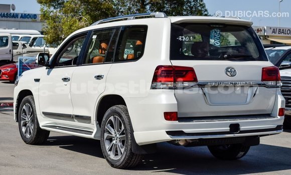 Buy Import Toyota Land Cruiser White Car in Import - Dubai in Anse-la-Raye Buy Import Toyota Land Cruiser White Car in Import - Dubai in Anse-la-Raye