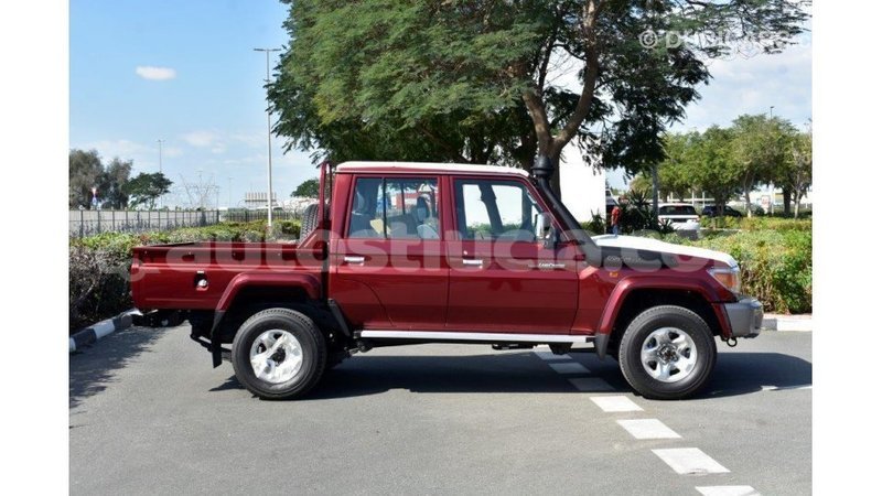 Big with watermark toyota land cruiser anse la raye import dubai 1765