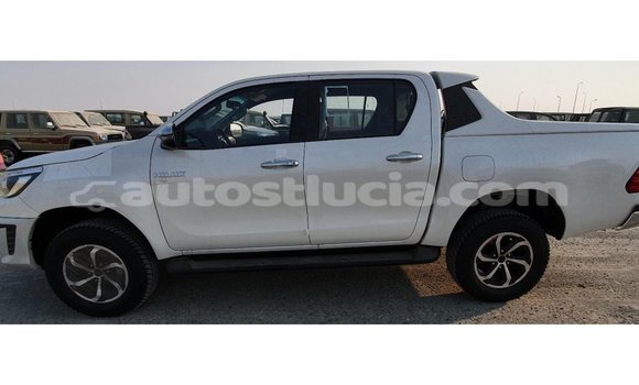 Buy Import Toyota Hilux White Car in Import - Dubai in Anse-la-Raye Buy Import Toyota Hilux White Car in Import - Dubai in Anse-la-Raye
