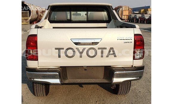 Buy Import Toyota Hilux White Car in Import - Dubai in Anse-la-Raye Buy Import Toyota Hilux White Car in Import - Dubai in Anse-la-Raye