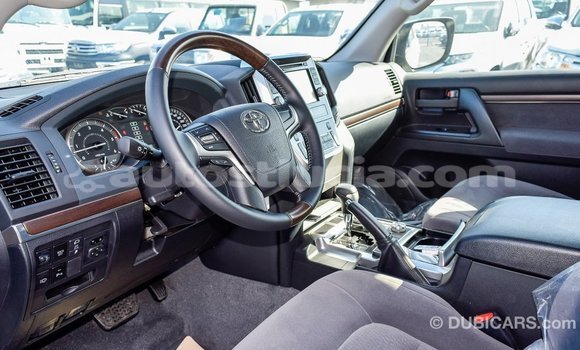 Buy Import Toyota Land Cruiser White Car in Import - Dubai in Anse-la-Raye Buy Import Toyota Land Cruiser White Car in Import - Dubai in Anse-la-Raye