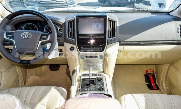 Acheter Import Voiture Toyota Land Cruiser Noir à Import - Dubai, Anse-la-Raye Acheter Import Voiture Toyota Land Cruiser Noir à Import - Dubai, Anse-la-Raye