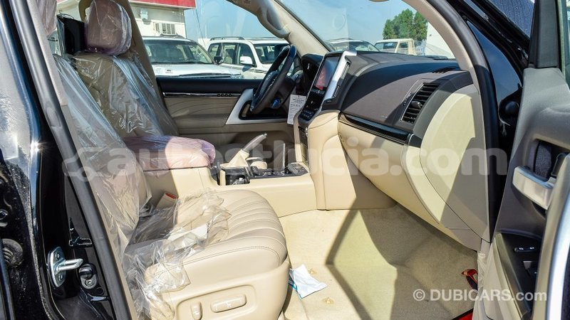 Big with watermark toyota land cruiser anse la raye import dubai 1781