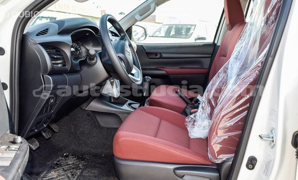 Buy Import Toyota Hilux White Car in Import - Dubai in Anse-la-Raye Buy Import Toyota Hilux White Car in Import - Dubai in Anse-la-Raye