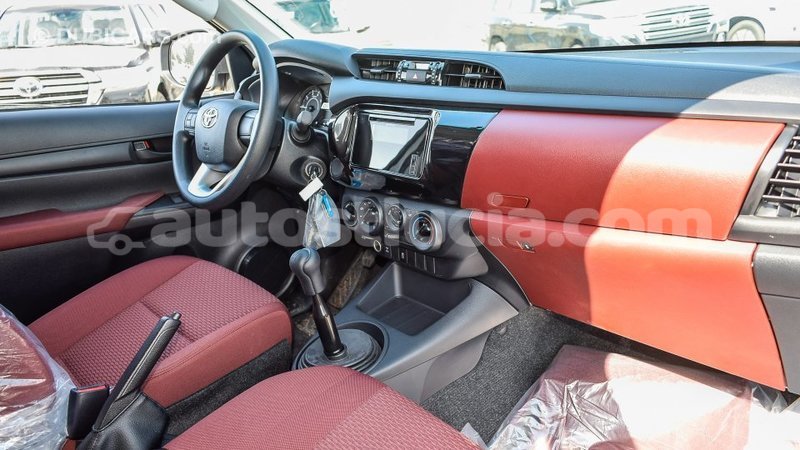 Big with watermark toyota hilux anse la raye import dubai 1783