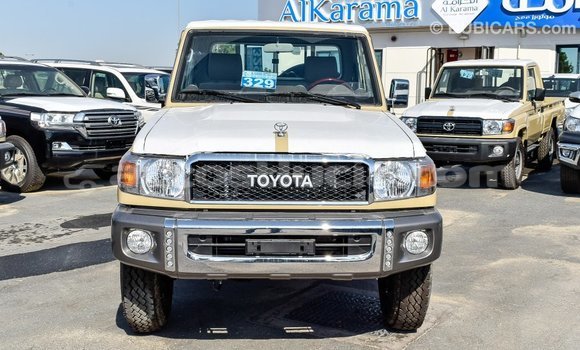 Buy Import Toyota Land Cruiser Beige Car in Import - Dubai in Anse-la-Raye Buy Import Toyota Land Cruiser Beige Car in Import - Dubai in Anse-la-Raye