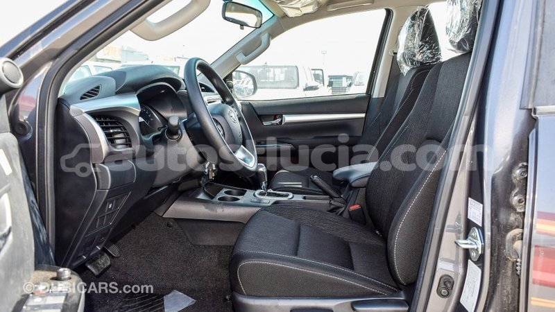 Big with watermark toyota hilux anse la raye import dubai 1786