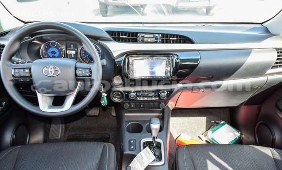 Acheter Import Voiture Toyota Hilux Noir à Import - Dubai, Anse-la-Raye Acheter Import Voiture Toyota Hilux Noir à Import - Dubai, Anse-la-Raye