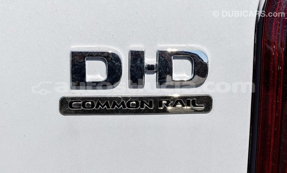 Buy Import Mitsubishi L200 White Car in Import - Dubai in Anse-la-Raye Buy Import Mitsubishi L200 White Car in Import - Dubai in Anse-la-Raye