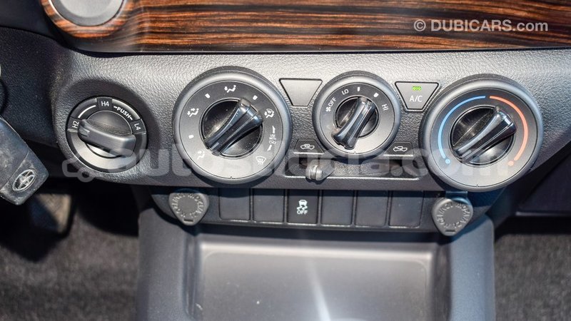 Big with watermark toyota hilux anse la raye import dubai 1795