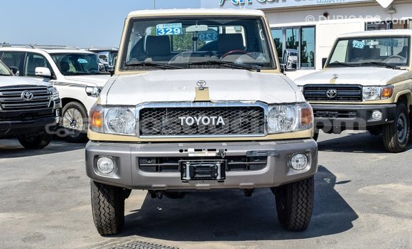 Buy Import Toyota Land Cruiser Beige Car in Import - Dubai in Anse-la-Raye Buy Import Toyota Land Cruiser Beige Car in Import - Dubai in Anse-la-Raye