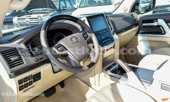 Buy Import Toyota Land Cruiser White Car in Import - Dubai in Anse-la-Raye Buy Import Toyota Land Cruiser White Car in Import - Dubai in Anse-la-Raye