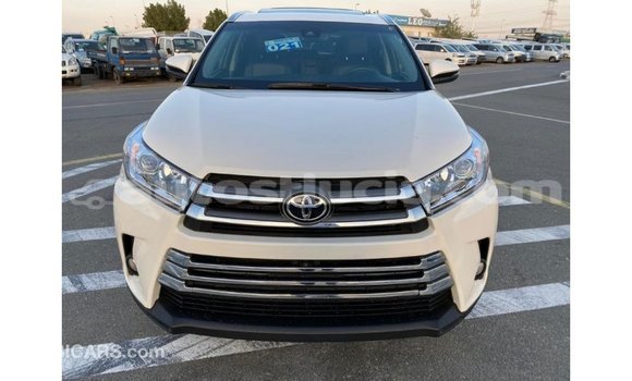 Buy Import Toyota Highlander White Car in Import - Dubai in Anse-la-Raye Buy Import Toyota Highlander White Car in Import - Dubai in Anse-la-Raye