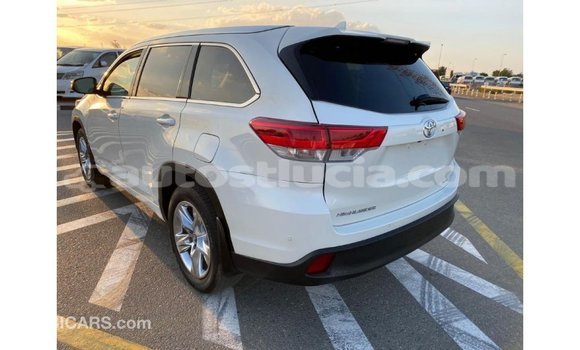 Buy Import Toyota Highlander White Car in Import - Dubai in Anse-la-Raye Buy Import Toyota Highlander White Car in Import - Dubai in Anse-la-Raye