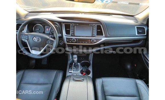 Buy Import Toyota Highlander White Car in Import - Dubai in Anse-la-Raye Buy Import Toyota Highlander White Car in Import - Dubai in Anse-la-Raye
