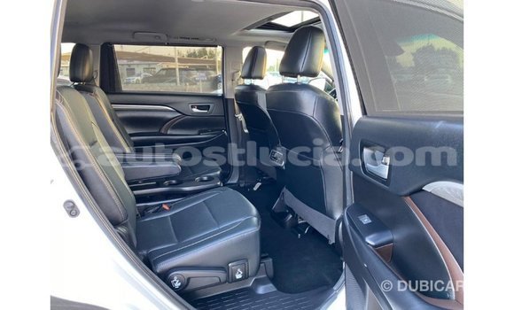 Buy Import Toyota Highlander White Car in Import - Dubai in Anse-la-Raye Buy Import Toyota Highlander White Car in Import - Dubai in Anse-la-Raye