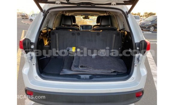 Buy Import Toyota Highlander White Car in Import - Dubai in Anse-la-Raye Buy Import Toyota Highlander White Car in Import - Dubai in Anse-la-Raye