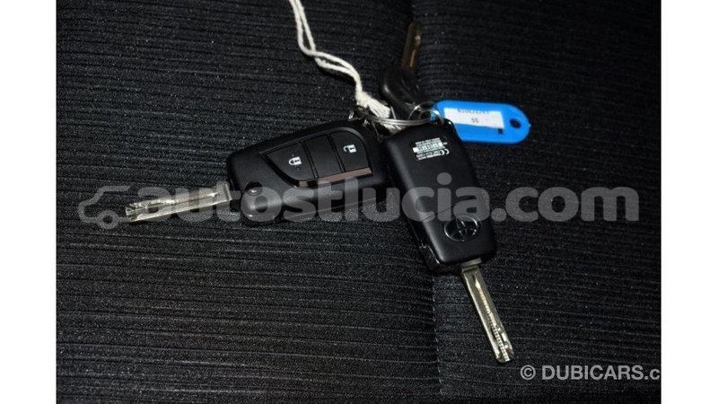 Big with watermark toyota hilux anse la raye import dubai 1829