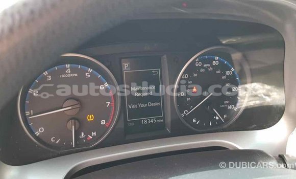 Acheter Import Utilitaire Toyota HiAce Autre à Import - Dubai, Anse-la-Raye Acheter Import Utilitaire Toyota HiAce Autre à Import - Dubai, Anse-la-Raye