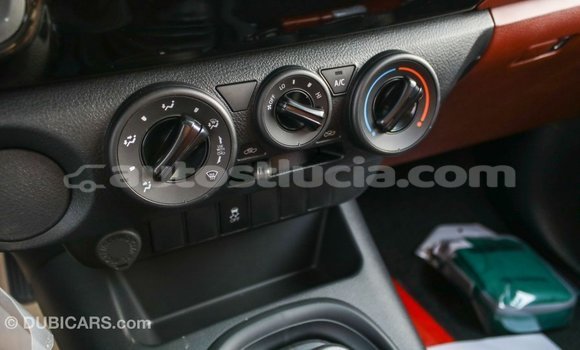 Acheter Import Voiture Toyota Hilux Blanc à Import - Dubai, Anse-la-Raye Acheter Import Voiture Toyota Hilux Blanc à Import - Dubai, Anse-la-Raye