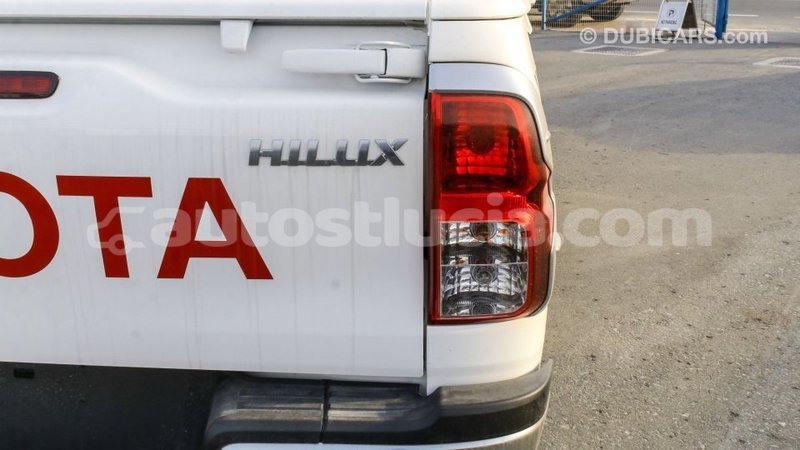 Big with watermark toyota hilux anse la raye import dubai 1833