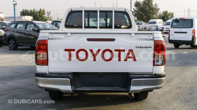 Big with watermark toyota hilux anse la raye import dubai 1833