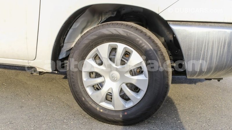 Big with watermark toyota hilux anse la raye import dubai 1833