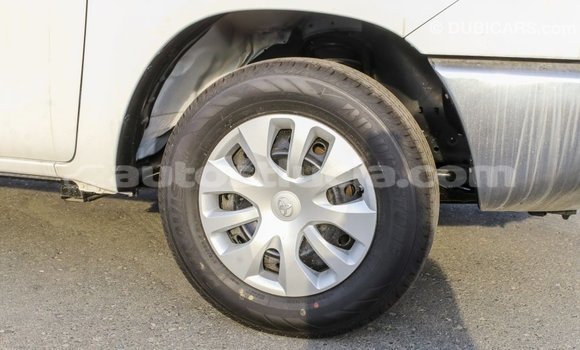 Acheter Import Voiture Toyota Hilux Blanc à Import - Dubai, Anse-la-Raye Acheter Import Voiture Toyota Hilux Blanc à Import - Dubai, Anse-la-Raye