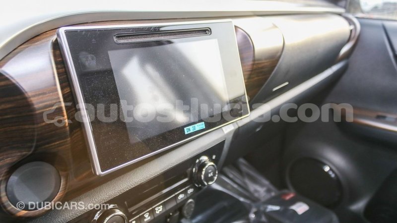 Big with watermark toyota hilux anse la raye import dubai 1834