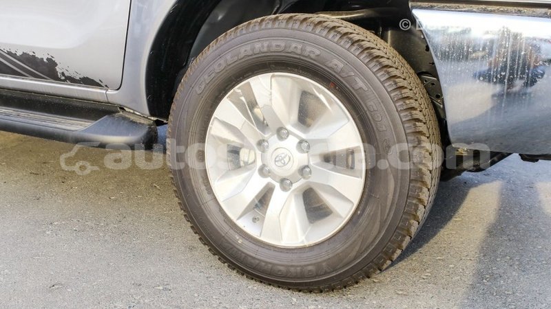 Big with watermark toyota hilux anse la raye import dubai 1834