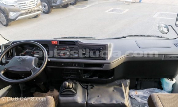 Acheter Import Voiture Toyota Coaster Blanc à Import - Dubai, Anse-la-Raye Acheter Import Voiture Toyota Coaster Blanc à Import - Dubai, Anse-la-Raye