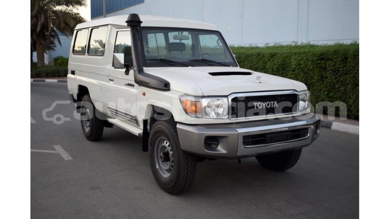 Big with watermark toyota land cruiser anse la raye import dubai 1844