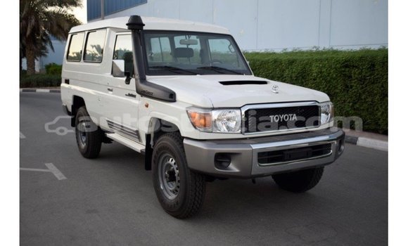 Buy Import Toyota Land Cruiser White Car in Import - Dubai in Anse-la-Raye Buy Import Toyota Land Cruiser White Car in Import - Dubai in Anse-la-Raye