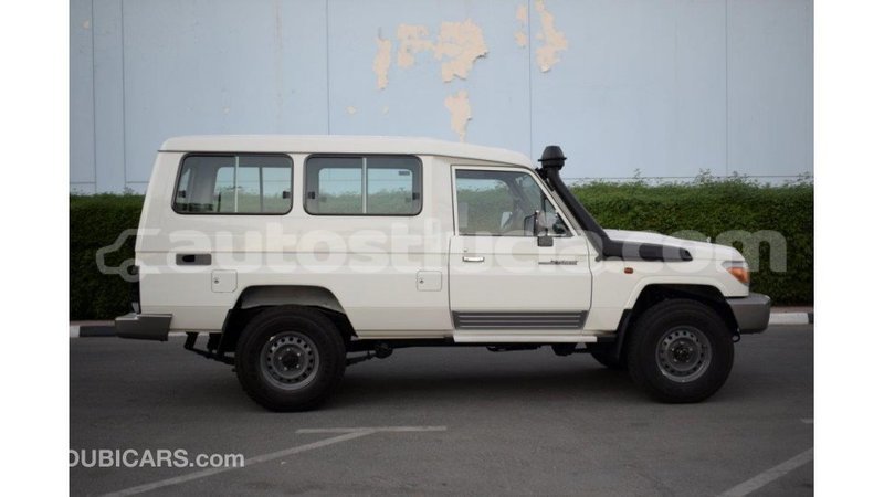 Big with watermark toyota land cruiser anse la raye import dubai 1844