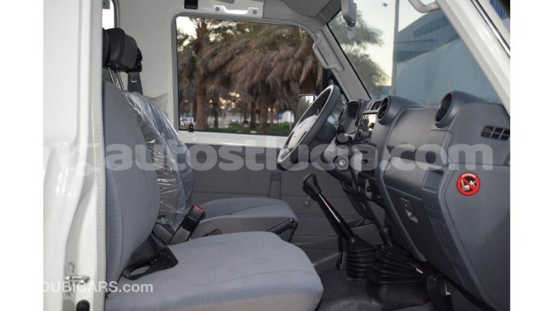 Big with watermark toyota land cruiser anse la raye import dubai 1844